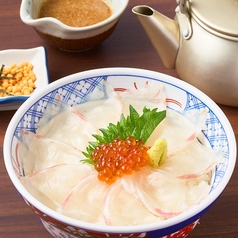 【ランチ限定】サーモン三色丼/鯛の胡麻茶漬け　各