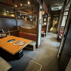 【店舗貸切:最大70名様まで】団体様も大歓迎!大規模宴会は当店におまかせください◎当店の貸切は、20~最大70名様までご利用可能となっております!広々とした空間の中で、仲間との交流を深めませんか?歓迎会・送別会、企業宴会など、大規模宴会に対応可能です!人数などお気軽にご相談ください。