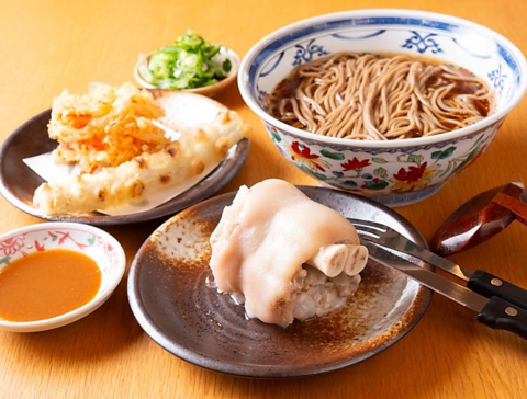 そばと豚足となべの よいひの写真