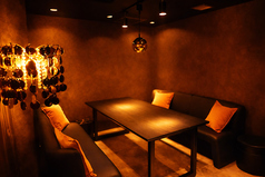 「大人が集う、落ち着いた個室空間」※お席のご指定はご要望として承ります。空き状況によりご希望に添えない場合がございます。