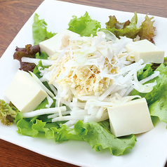 ごまドレの蒸し鶏と豆腐サラダ／温野菜サラダ