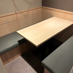 プライベート空間でお楽しみ頂ける個室もご用意◎ソファーにゆったりと腰をおろしてすみれ自慢の料理をご堪能ください。※写真は系列店イメージ