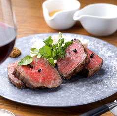 【当店の看板メニュー!】厳選肉のグリル盛り合わせ 2種 (約1-2人前/計200g)
