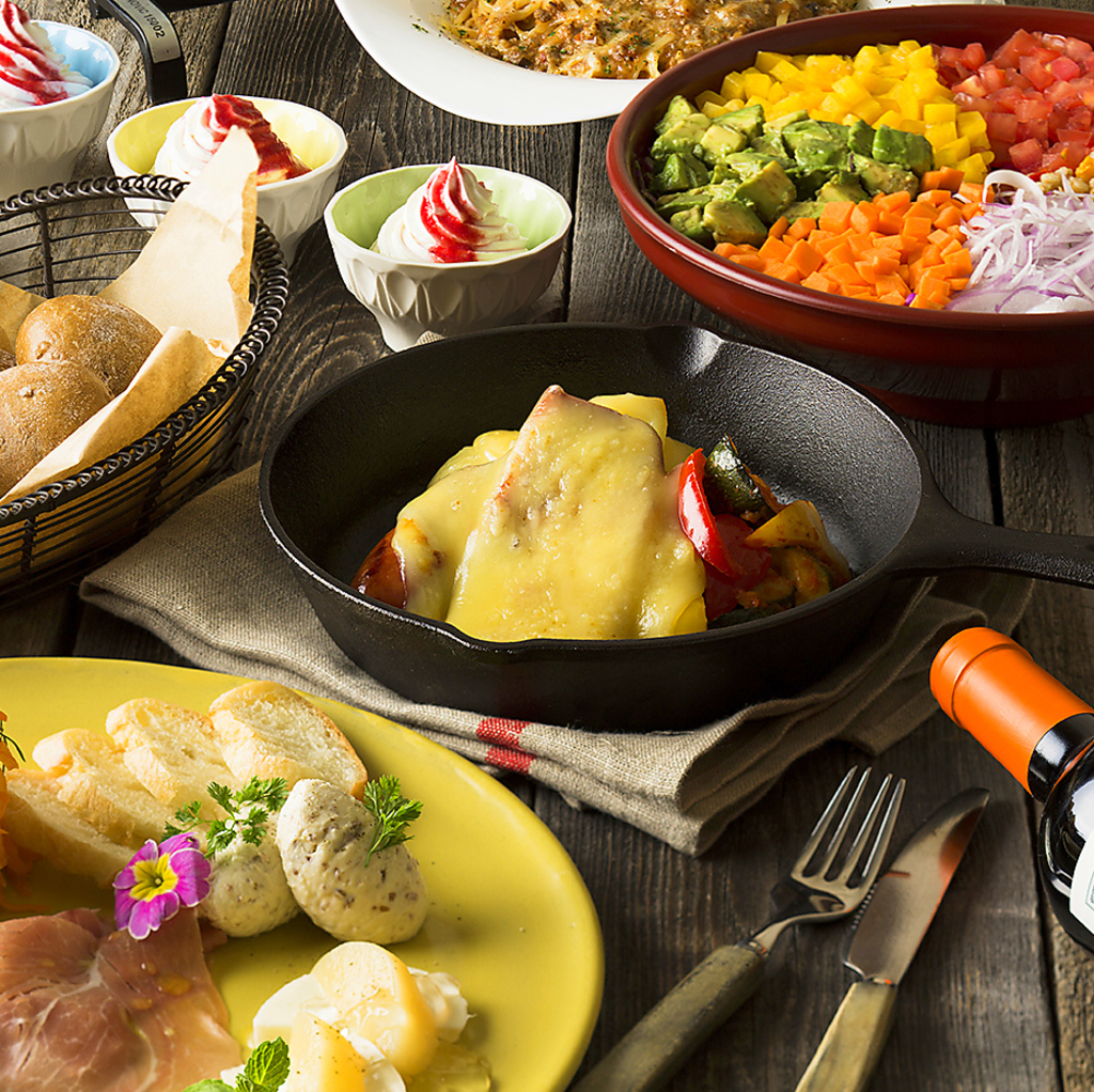 【DINNER】「ご堪能あれ！ラクレットチーズがとろっとろな満腹コース」飲放120分付5300円(税抜)