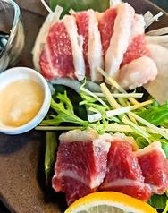 馬カルビ刺し