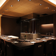 上品なカウンター・完全個室で楽しむ特別なひと時