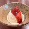 料理メニュー写真&nbsp;バニラアイス いちごジャム添え