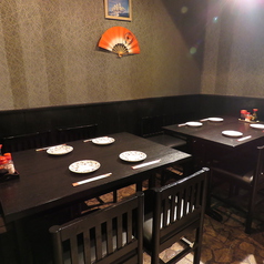 テーブル4名様×５