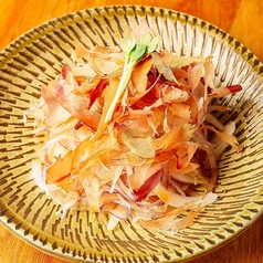 オニオンスライス枕崎産鰹削り節がけ