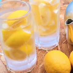 「冷凍レモン」で作るレモンサワーが最高にうまい！