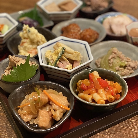 鳥料理と美味しいお酒が楽しめる隠れ家的居酒屋♪