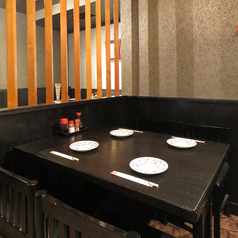 テーブル4名様×５