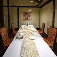 【2階半個室風テーブル席】4名～8名様用。ご会食や接待、顔合わせ等様々なシーンにご利用いただけます。