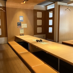 2～4名様前後で使いやすい掘りごたつテーブル席です。