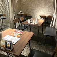 広々としたお二階席は貸切OK。8名様～20名ぐらいまで！