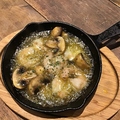 料理メニュー写真&nbsp;海老とマッシュルームのアヒージョ