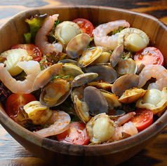 自家製ドレッシングの海鮮サラダM（2人前）