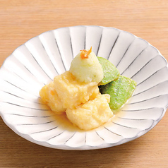 胡麻豆富とアボカドの揚げ出し