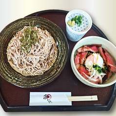 自家製ローストビーフ丼と蕎麦セット