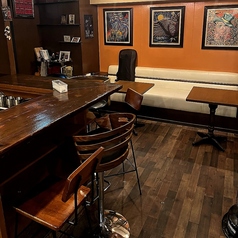 カウンターが5席。