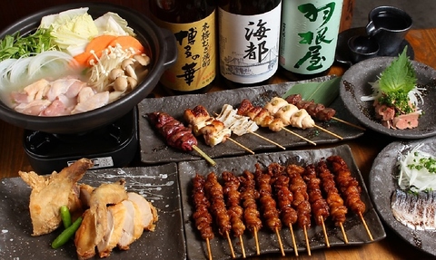 産地直送！焼き鳥や鳥皮などこだわりの手作り鶏料理の数々。日本酒との相性も抜群！