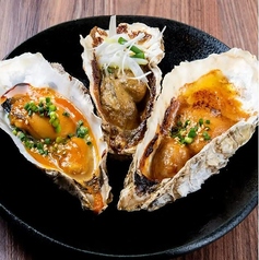 牡蠣の殻焼き３種盛り合わせ