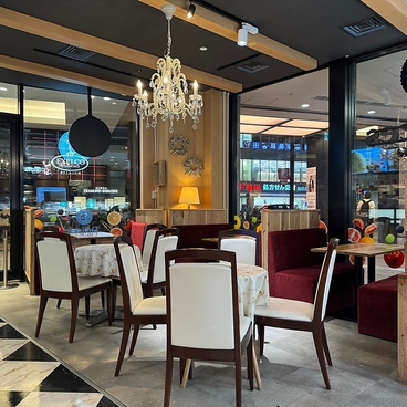 タルト&カフェ デリス LINKS UMEDA店の雰囲気1