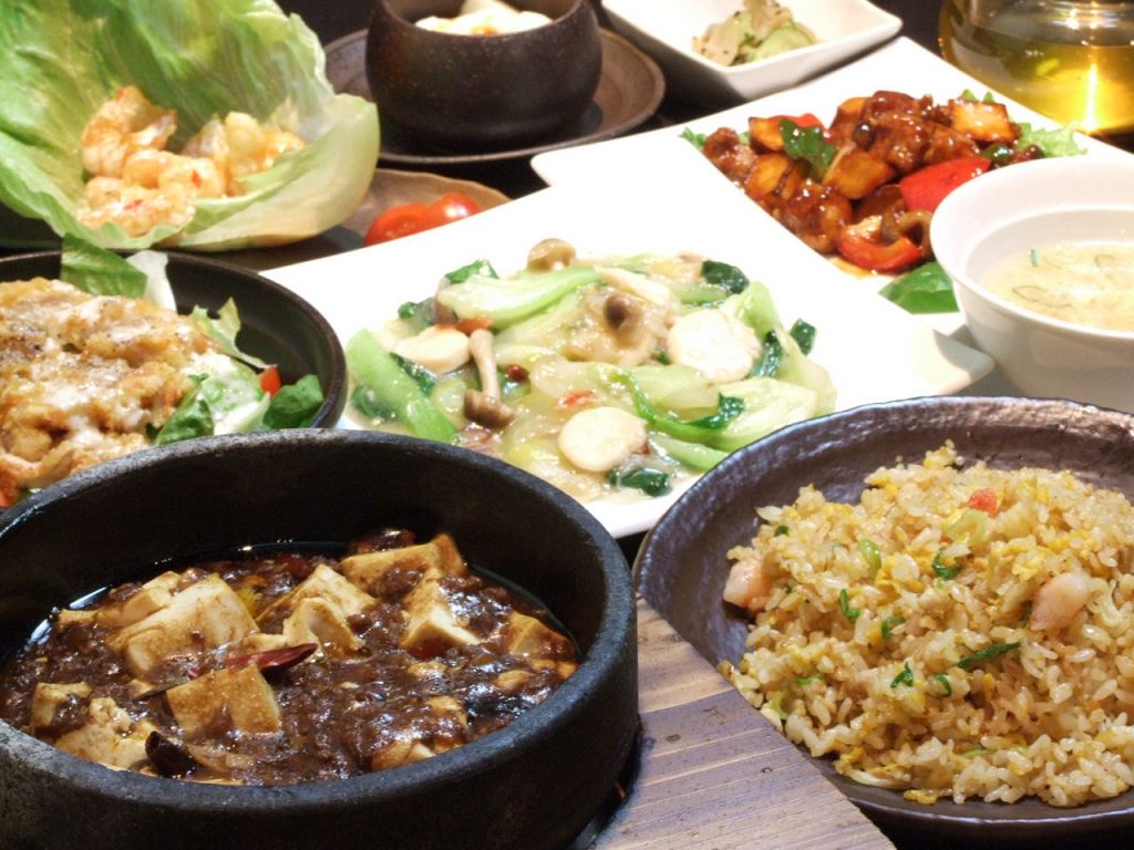 オススメは自慢の料理が楽しめる1780円コース。飲み放題付きで2980円！