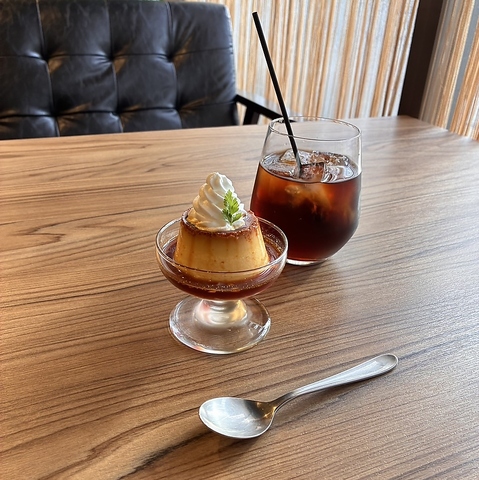 朝食からランチのこだわりカレー、夜のお得なコースまで！一日中美味しい万能カフェ★