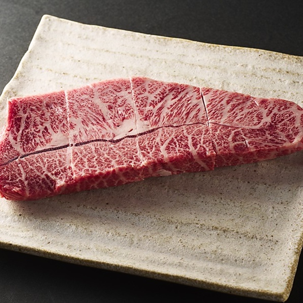 焼肉の他にも特選ヒレやサーロインなどステーキメニューもございます！いつもの焼肉をぐっと豪華に☆