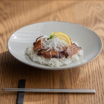 丁寧に焼き上げた牛タンを塩とレモンでさっぱりと。素材の旨みが口いっぱいに広がる、自慢の逸品◎