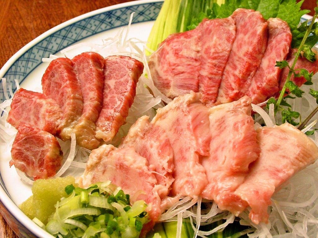 馬刺しもございます！赤身、タテガミ、コウネなど…