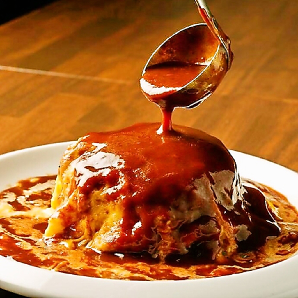 とろっとろの卵と自家製デミグラスソースで作るes１番人気のオムライス♪