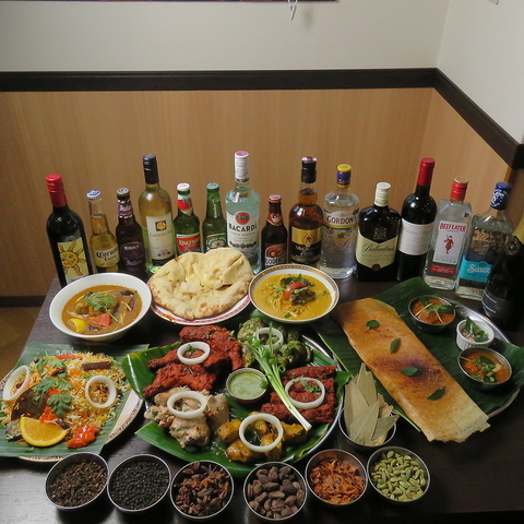 ビリヤニやドーサなど、本場南インドの料理をカジュアルに楽しめます◎