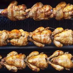 本格ロティサリー チキンバル サンダーバードの特集写真