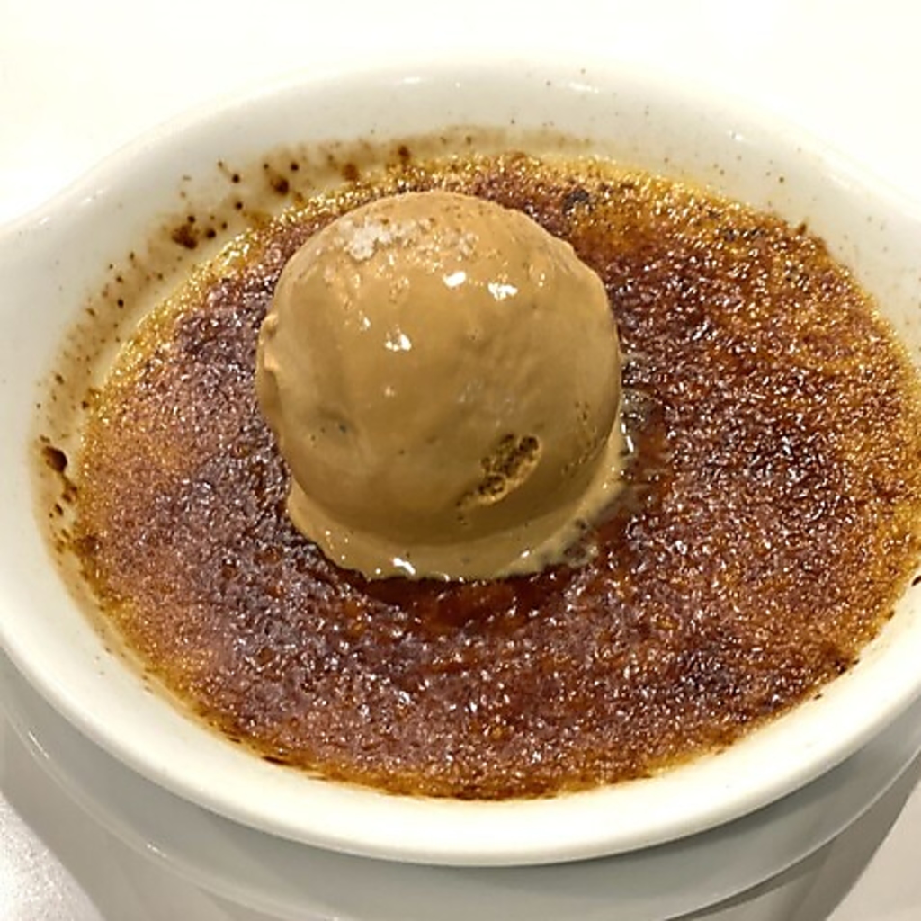 やっぱりフレンチにデザートは外せません！『神楽坂のクレームブリュレ』はこの店舗限定メニュー！