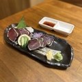 料理メニュー写真&nbsp;藁焼き 鰹のタタキ