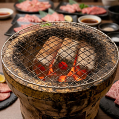 炭火で焼く七輪焼肉