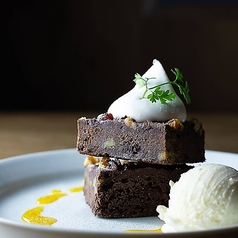胡桃とクランベリーのチョコレートブラウニー