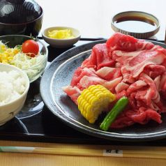 【満足度◎】お肉がなんと500ｇでインパクト大！満腹☆