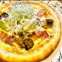 牡蠣とベーコンの和風ピザ