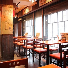 3～4名様向けのテーブル席も豊富にあります☆3～4名様の小宴会にもクシザルゼットをご利用ください！各種宴会にもぜひ♪　