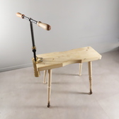 トルキオと呼ばれるパスタを絞り出して作る道具で1本1本丁寧にお作りしております。