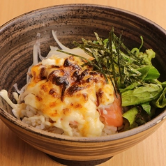 炙りサーモンマヨ丼