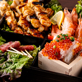 伝統と革新が融合した創作和食。当店では、日本の四季を感じさせる旬の食材を用い、伝統的な和食にモダンなエッセンスを加えた料理をご提供します。見た目にも美しい盛り付けと、斬新な味わいのハーモニーが、五感すべてを満たす体験をお届けいたします。