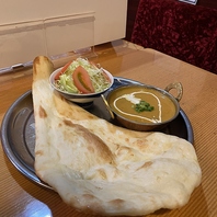 本格スパイスカレーと種類豊富な焼きたてナンを堪能♪