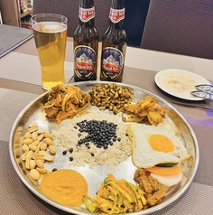 スパイシーなネパール料理は冷えたビールと相性抜群！
