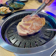熟成肉と本格韓国料理を一度に楽しめる
