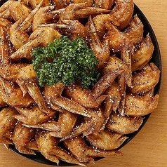一度食べたらヤミツキ！名物の大山鶏の手羽先唐揚げ