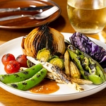 おすすめ野菜を使った薪火をご堪能頂きたい前菜です